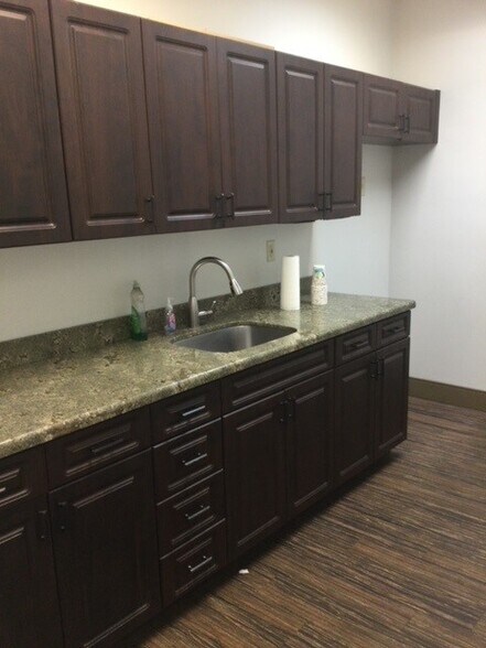 More Photos Of 1395 NW 17th Ave, Delray Beach Showroom For Lease