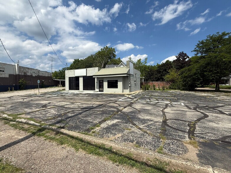 More Photos Of 1382 Michigan Ave, Battle Creek Freestanding For Sale