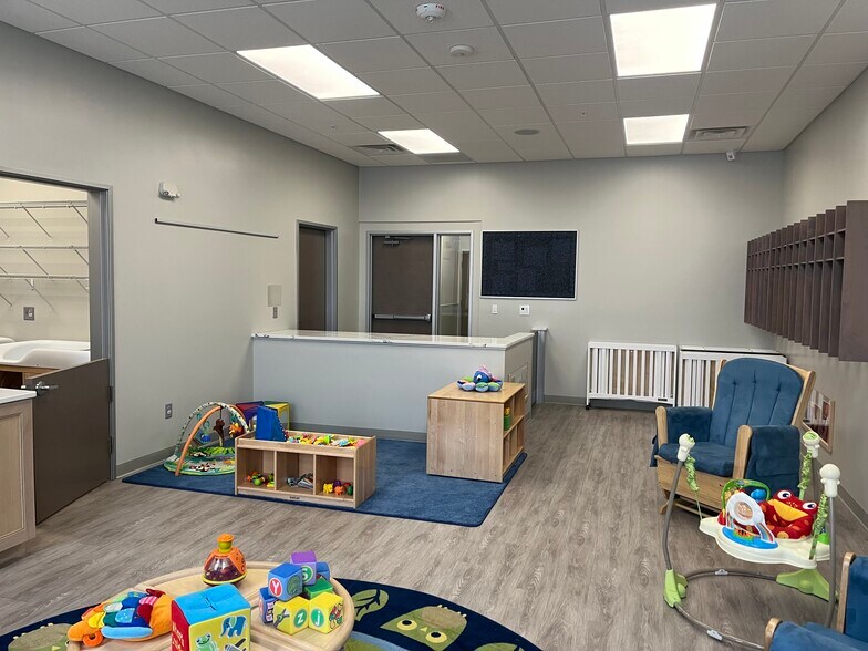 More Photos Of 1606 NW Irvinedale Dr, Ankeny Daycare Center For Lease