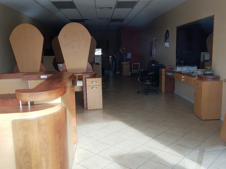 More Photos Of 1358-1360 Willis Ave, Albertson Freestanding For Sale