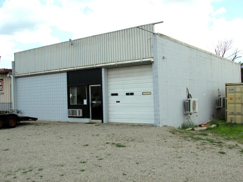 More Photos Of 131 SE Cholwell Ave, Bartlesville Warehouse For Sale