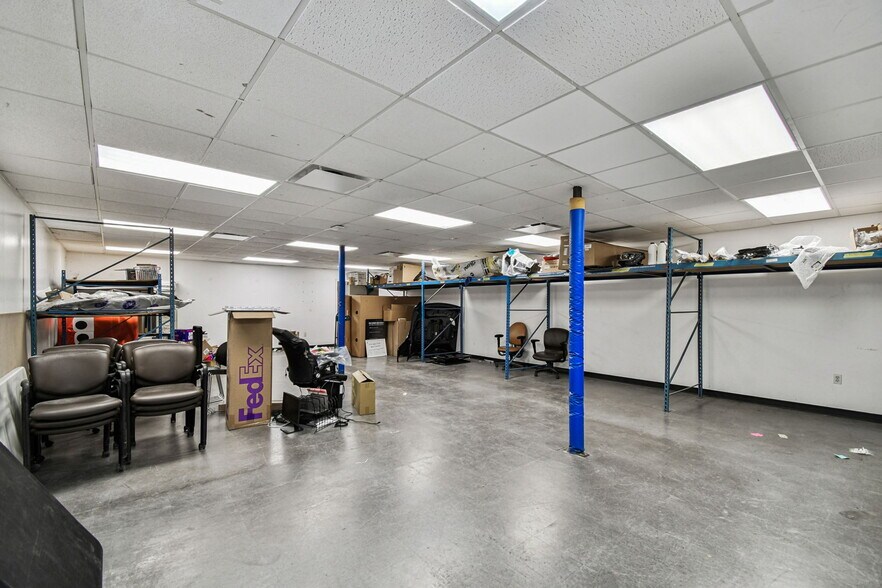 More Photos Of 4811 W Sligh Ave, Tampa Warehouse For Lease