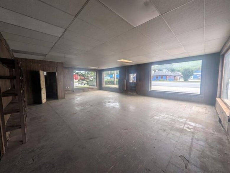 More Photos Of 235 Washington St, Claremont Auto Repair For Sale