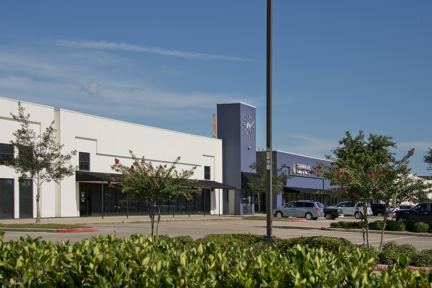 More Photos Of 12000-12008 Shadow Creek Pky, Pearland Unknown For Lease