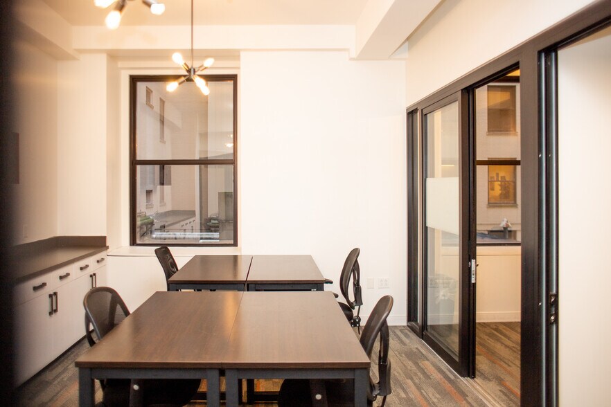 More Photos Of 221 W 10th St, Wilmington Coworking Space