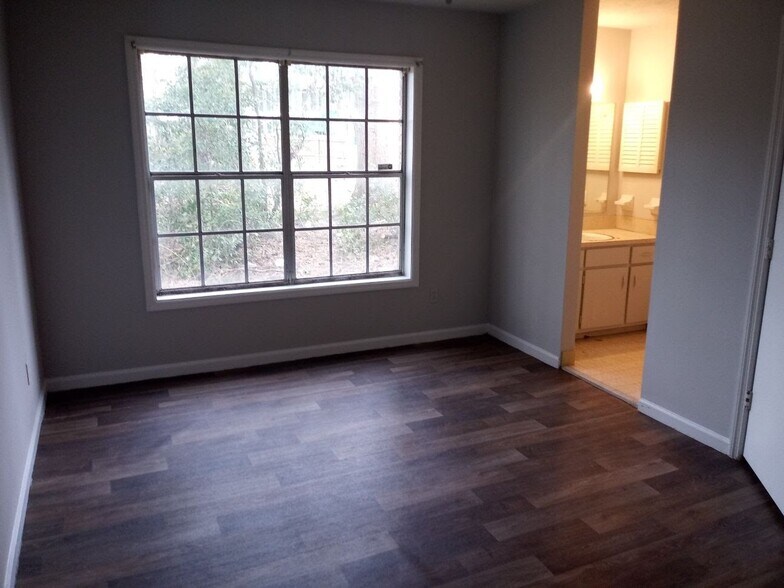 More Photos Of 323 S King Ave, Pine Mountain Apartments For Sale