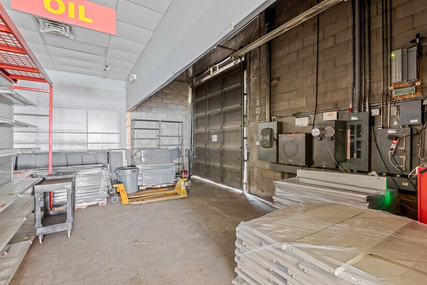 More Photos Of 86 Winter St, Haverhill General Retail For Sale