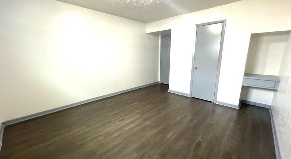 More Photos Of 2811 Broad St, Houston Apartments For Sale