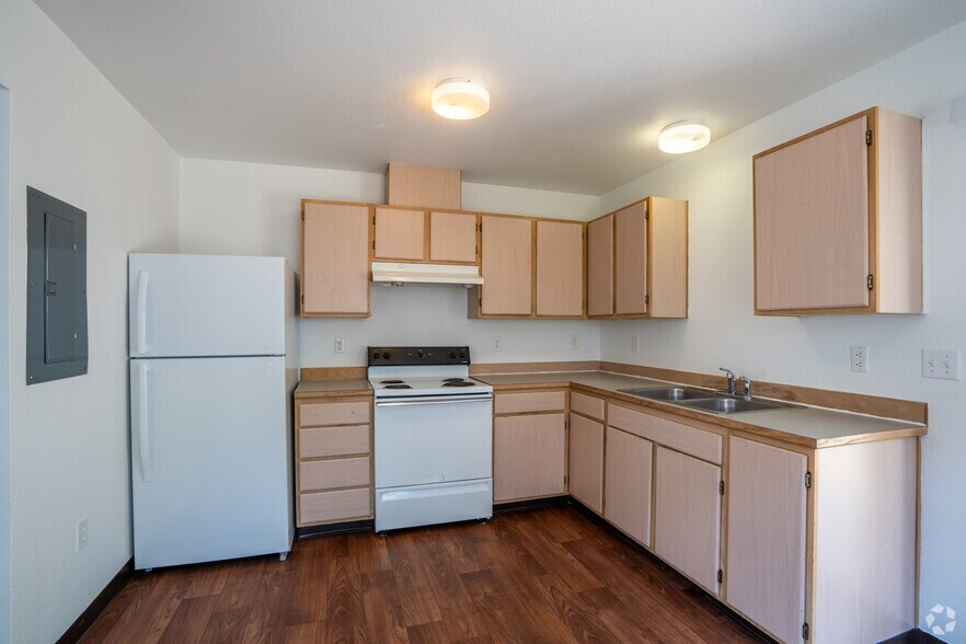 More Photos Of 1301-1371 E Santiam St, Stayton Apartments For Sale