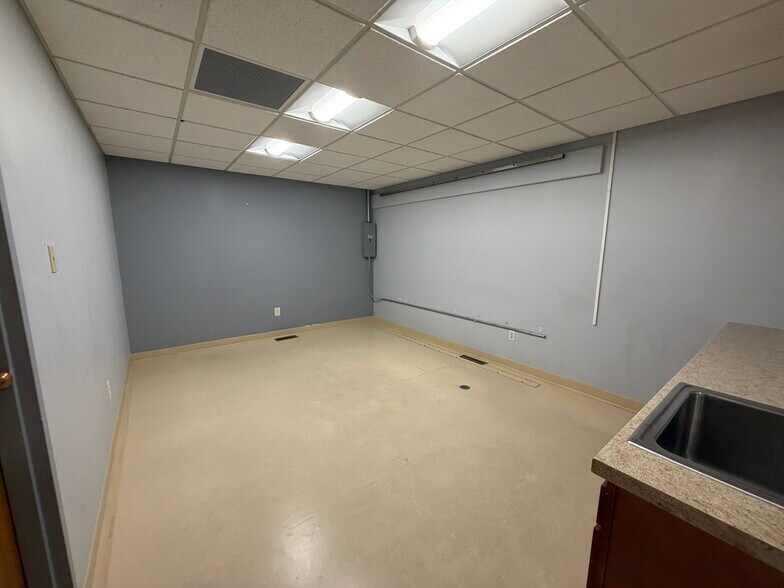 More Photos Of 620 N Alpha St, Grand Island Medical For Sale