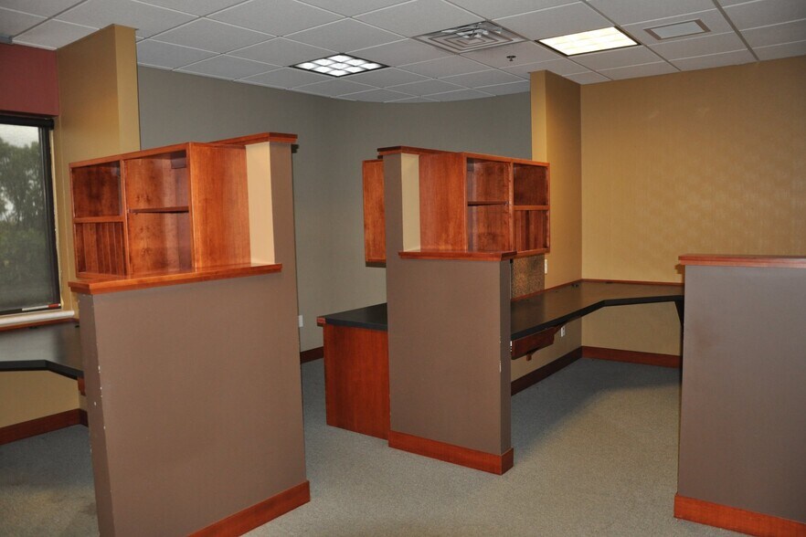 More Photos Of 4134 Deegan Ct, Monticello Office For Lease