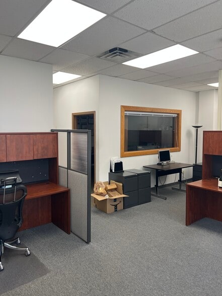 More Photos Of 1624 E Wisconsin Ave, Appleton Office For Sale