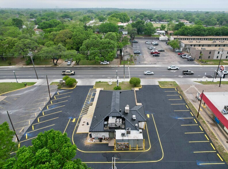More Photos Of 4019 N 19th St, Waco Restaurant For Sale