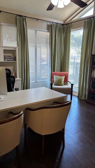 More Photos Of 14343 Torrey Chase Blvd, Houston Office For Sale