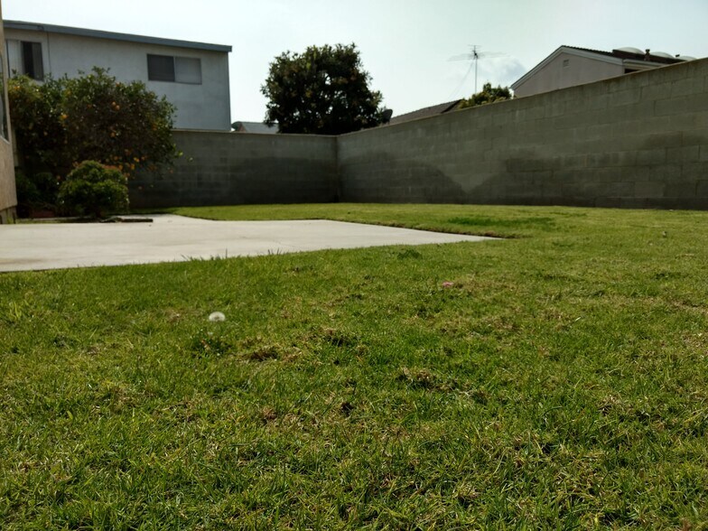 More Photos Of 16015 Halldale Ave, Gardena Multifamily For Sale
