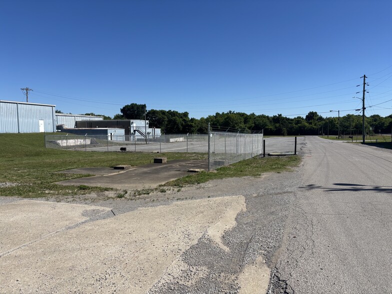 More Photos Of 1040 Higgs Rd, Lewisburg Warehouse For Lease