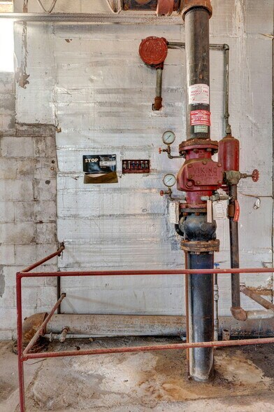 More Photos Of 504 Airport Rd, Crane Warehouse For Sale