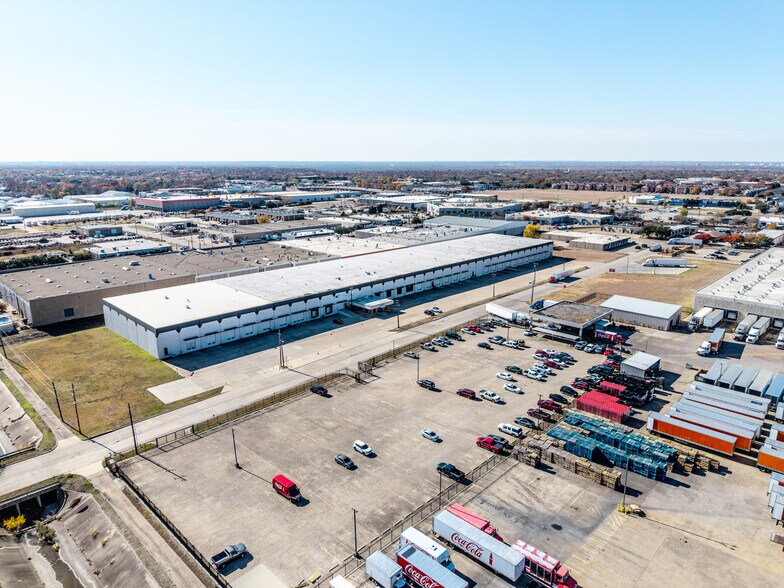 More Photos Of 8330 Endicott Ln, Dallas Warehouse For Lease