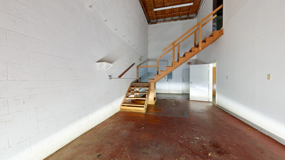 More Photos Of 461 Forrest Ave, Cocoa Warehouse For Lease