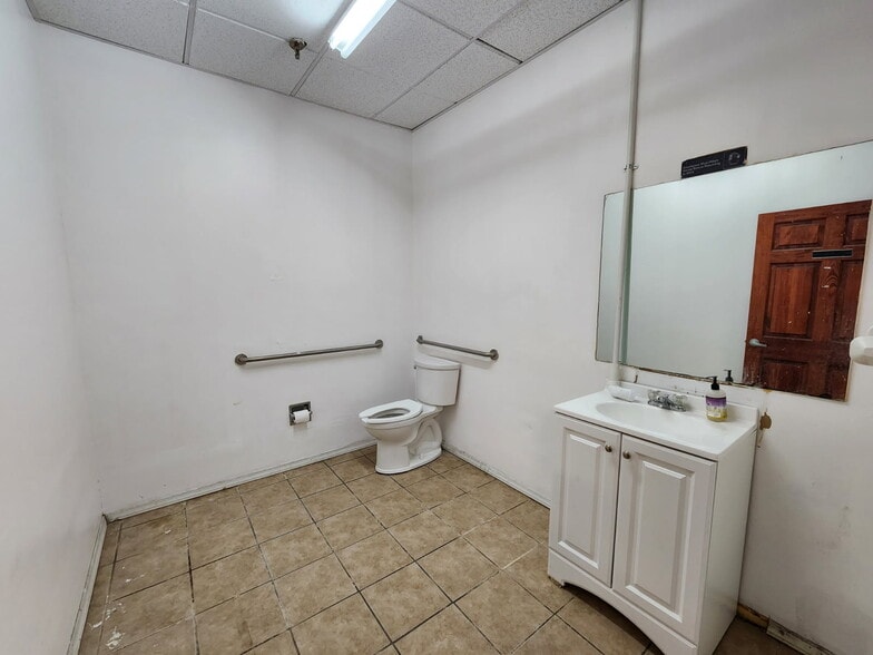 More Photos Of 125 Atwells Ave, Providence Storefront Retail Office For Lease