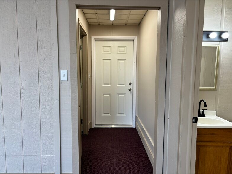 More Photos Of 1947 N Lapeer Rd, Lapeer Freestanding For Lease