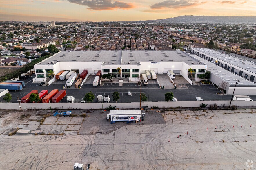 More Photos Of 20900-20910 Normandie Ave, Los Angeles Distribution For Lease