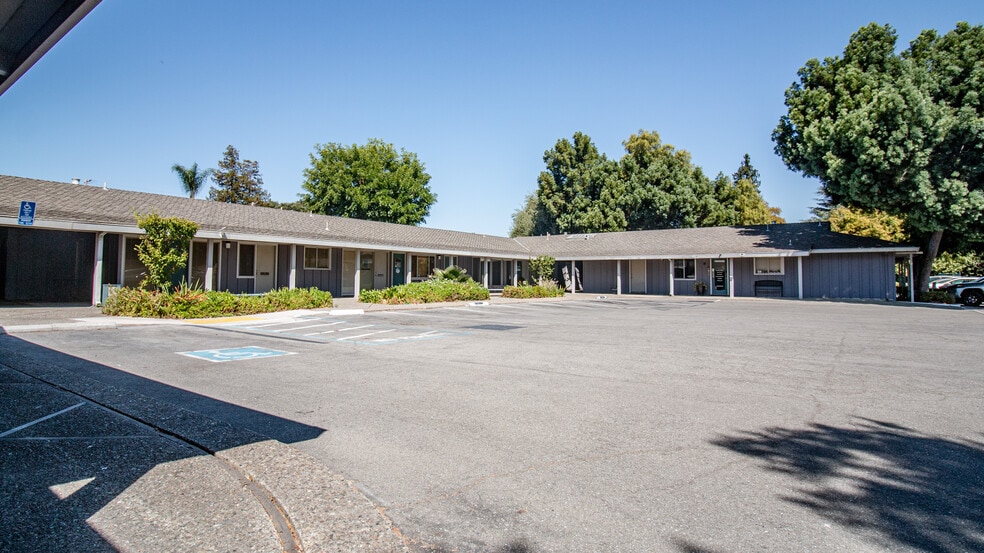 More Photos Of 621 E Campbell Ave, Campbell Medical For Lease