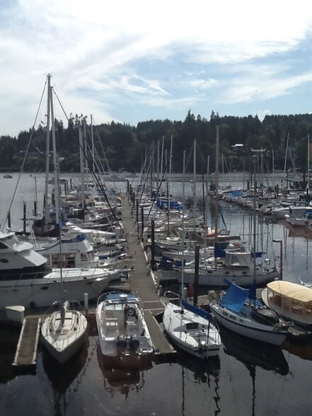 More Photos Of 330 Madison Ave S, Bainbridge Island Office For Lease