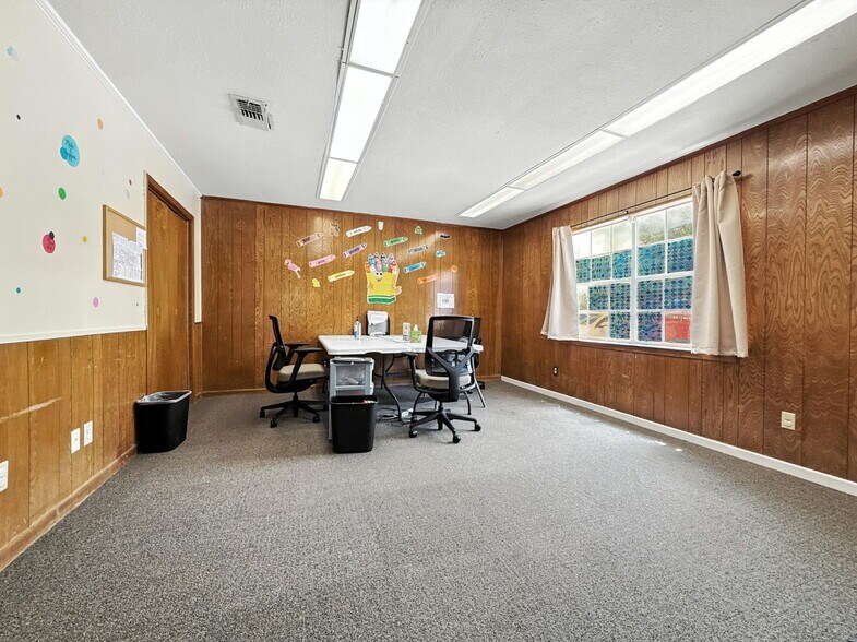 More Photos Of 1007 S Ann Blvd, Harker Heights Office Residential For Sale