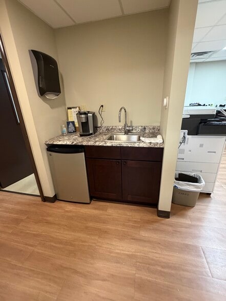 More Photos Of 1516 Trimble Ave, Kalamazoo Office For Sale