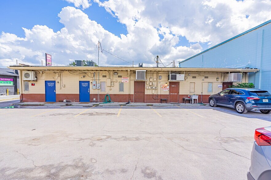 More Photos Of 1809 E Colonial Dr, Orlando Storefront For Lease