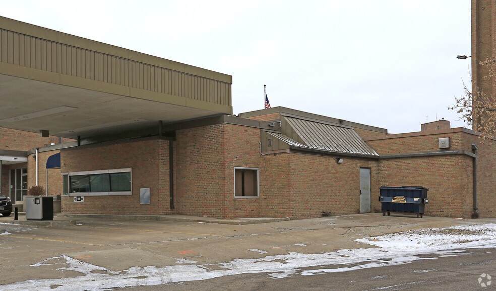 More Photos Of 300 E Saint Germain St, Saint Cloud Office For Sale