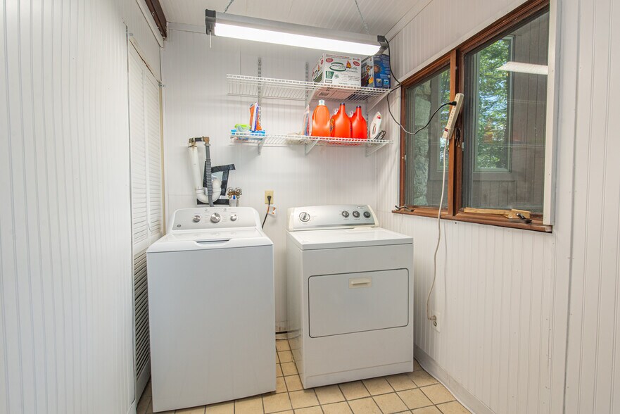 More Photos Of 40 Brighton Rd, Andover Specialty For Sale