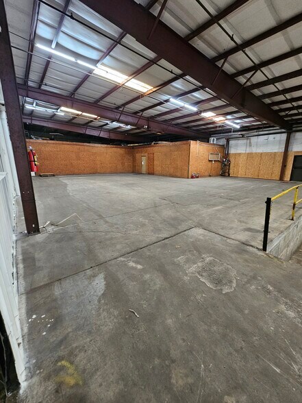 More Photos Of 6221 Monticello Rd, Columbia Warehouse For Lease