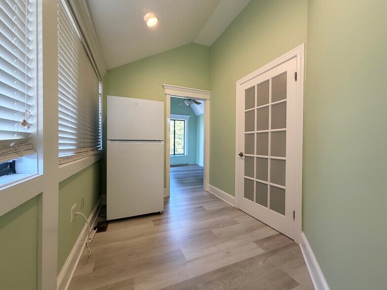 More Photos Of 8937 Shady Grove Ct, Gaithersburg Medical For Sale