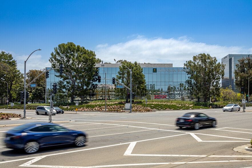 More Photos Of 4040 MacArthur Blvd, Newport Beach Office For Lease