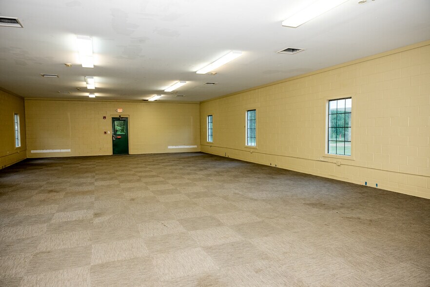 More Photos Of 626 Old River Rd, Sylvania Manufacturing For Sale