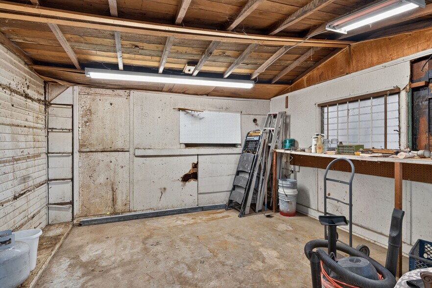 More Photos Of 119 S Adams St, Glendale Multifamily For Sale
