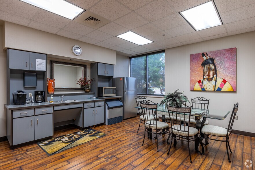 More Photos Of 5307 W Loop 289, Lubbock Medical For Lease