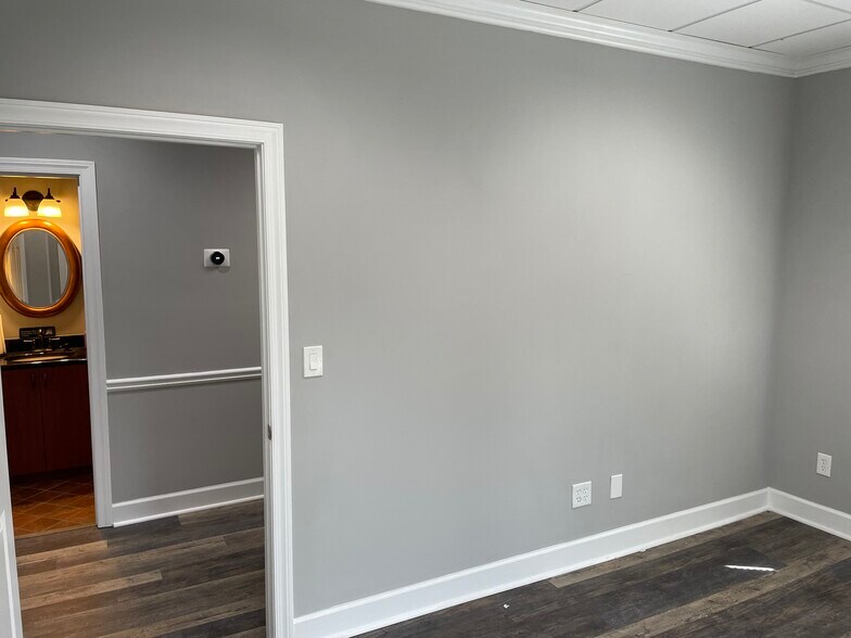 More Photos Of 595 Colonial Park Dr, Roswell Loft Creative Space For Lease