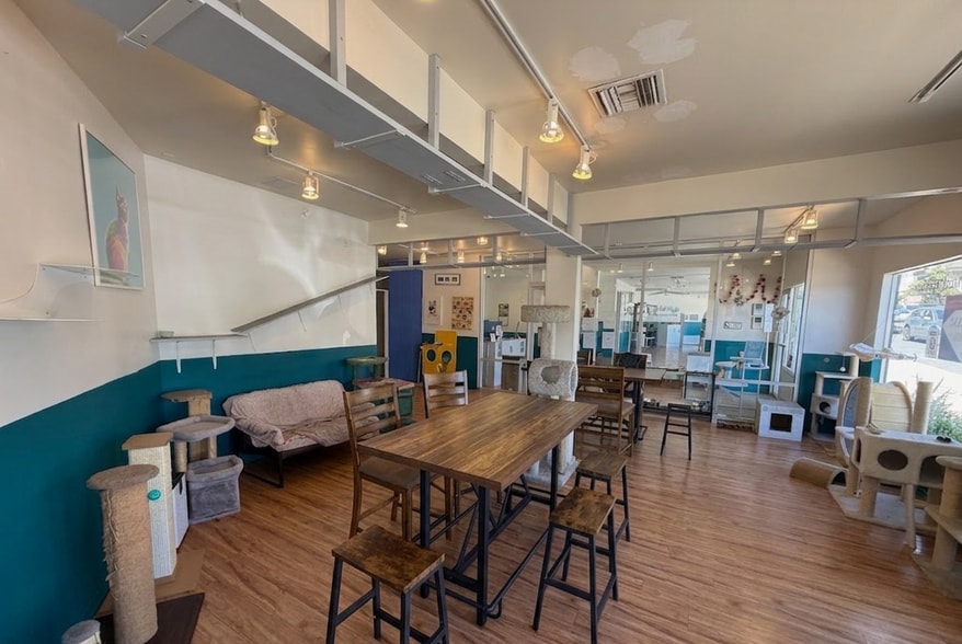 More Photos Of 1000-1010 Torrey Pines Rd, La Jolla Storefront For Lease