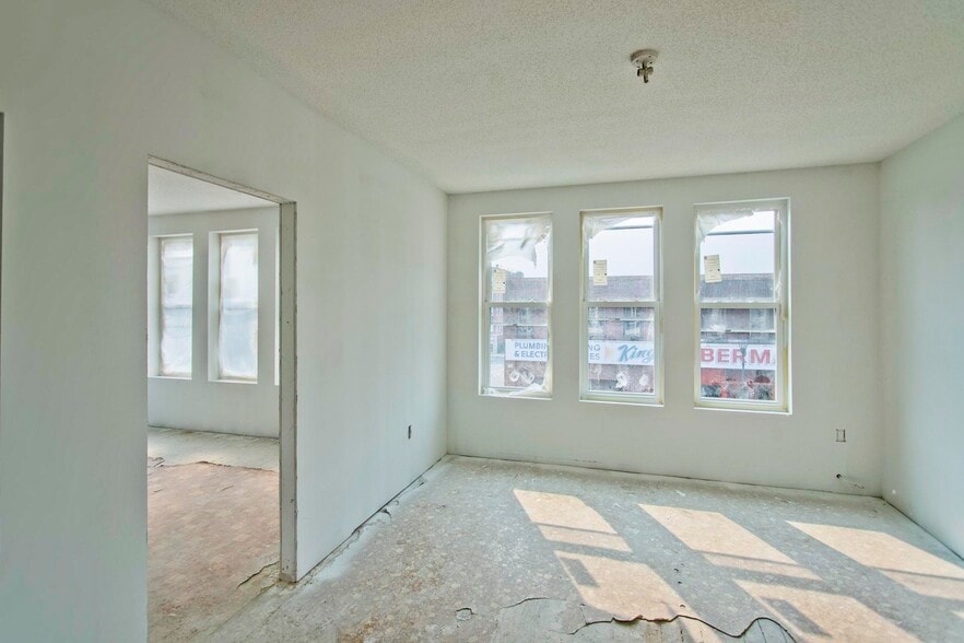 More Photos Of 445-447 High St, Holyoke Storefront Retail Residential For Sale