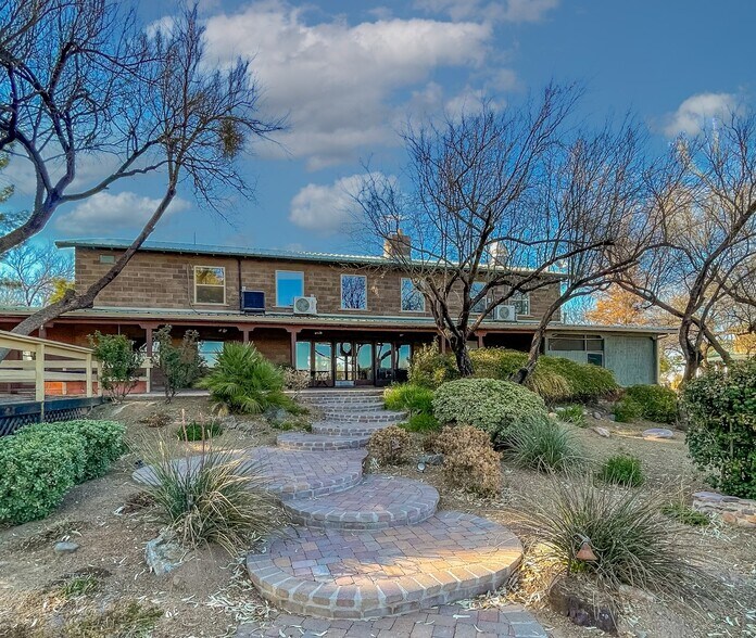 More Photos Of 3001 E Frontage Rd, Amado Restaurant For Sale