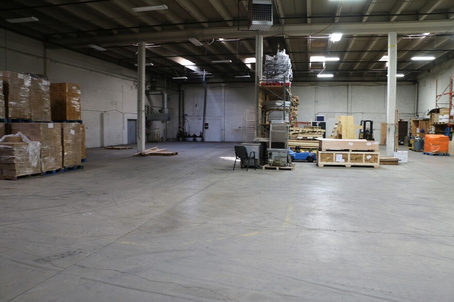 More Photos Of 1415 Mendota Heights Rd, Mendota Heights Manufacturing For Lease