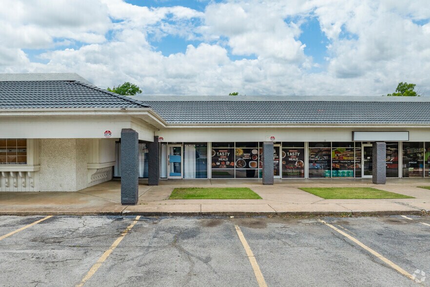 More Photos Of 6620-6650 S Lewis Ave, Tulsa Storefront For Lease