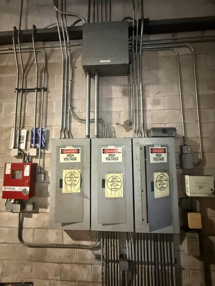 More Photos Of 701 Fentress Blvd, Daytona Beach Distribution For Lease