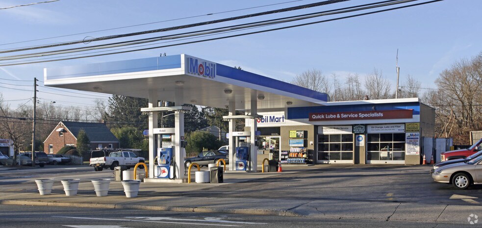 Primary Photo Of 450 Larkfield Rd, East Northport General Retail For Lease