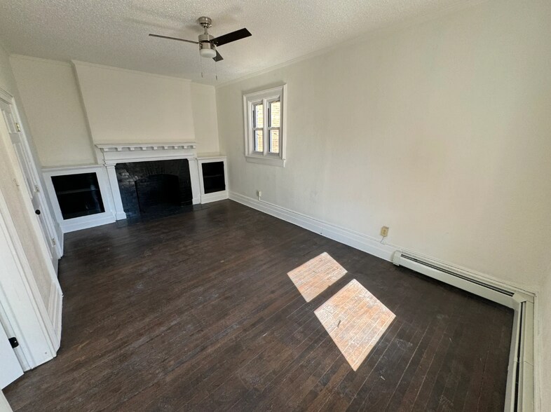 More Photos Of 39 Market St, Poughkeepsie Storefront Retail Residential For Sale