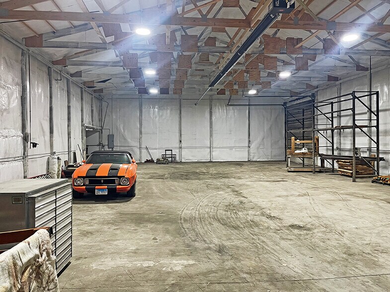 More Photos Of 1059 S Jefferson St, Millstadt Industrial For Lease