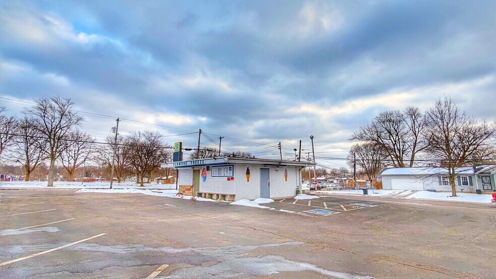 More Photos Of 2036 East Ave, Akron Fast Food For Sale